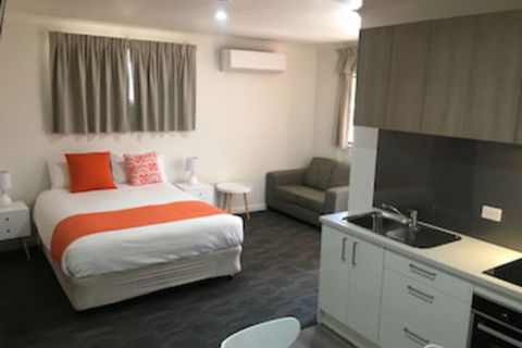 Sturt Motel - Accommodation Burleigh 0