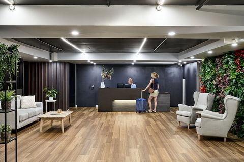 Punthill Spring Hill - Accommodation Burleigh 2