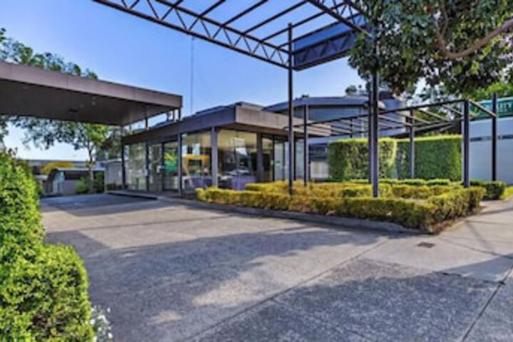Kew VIC Accommodation Burleigh