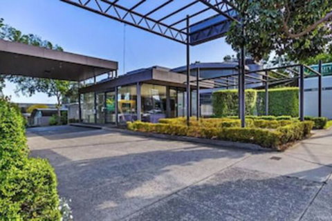 Beaumont Kew - Accommodation Burleigh 0