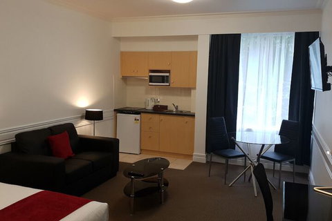Beaumont Kew - Accommodation Burleigh 5