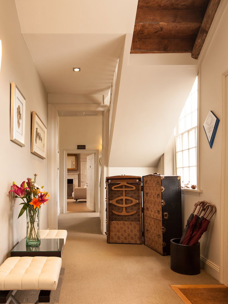  Accommodation Burleigh