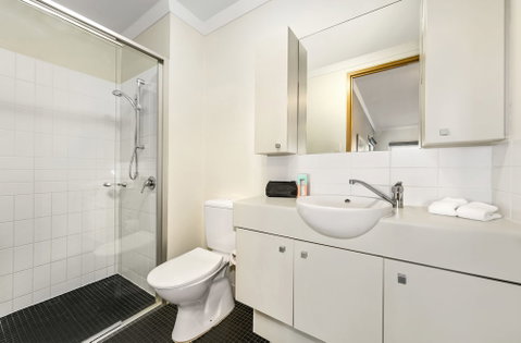 Quest On Rheola - Accommodation Burleigh 6