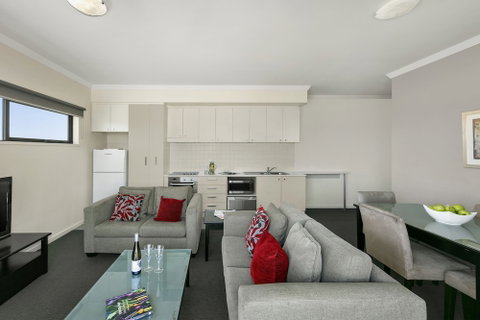 Quest On Rheola - Accommodation Burleigh 1