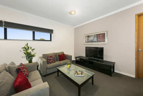 Quest On Rheola - Accommodation Burleigh 4