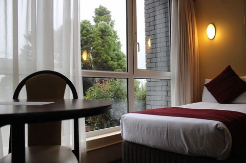 Alpine Motor Inn - Accommodation Burleigh 2