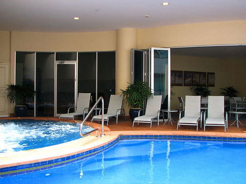 Macarthur Chambers - Accommodation Burleigh 1