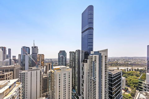 Oaks Brisbane Festival Suites - Accommodation Burleigh 4