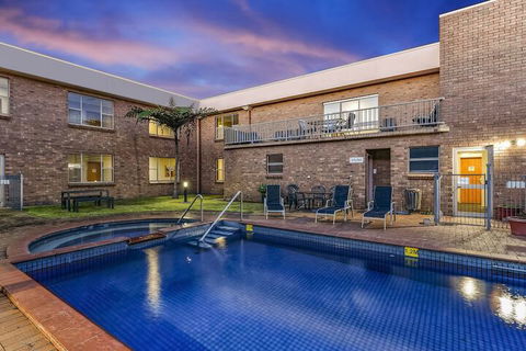 Southgate Motel - Accommodation Burleigh 2