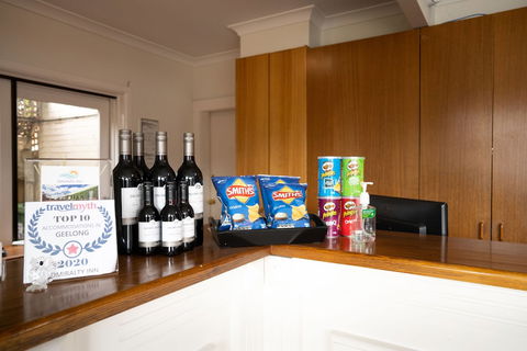 Admiralty Inn - Accommodation Burleigh 3