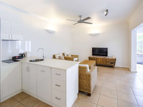 The Reef House Palm Cove MGallery - Accommodation Burleigh 4
