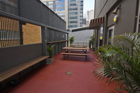 Base Brisbane Embassy - Accommodation Burleigh 4