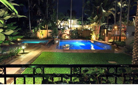 Reef Club Resort - Accommodation Burleigh 3