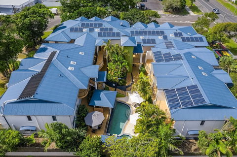 Eco Beach Resort - Accommodation Burleigh 2