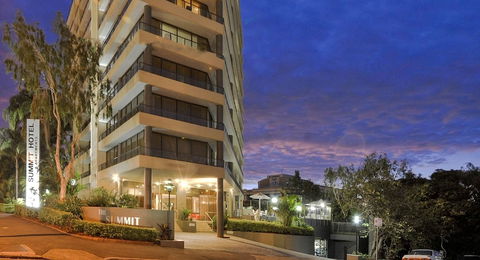 The Summit Apartments - Accommodation Burleigh 5