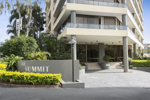 The Summit Apartments - Accommodation Burleigh 3