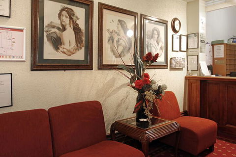 Hotel Claremont Guest House - Accommodation Burleigh 5