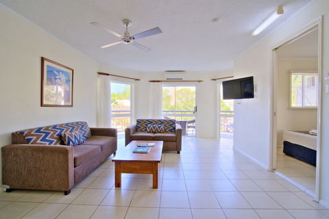 Cairns Queenslander Hotel & Apartments - Accommodation Burleigh 3