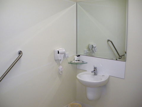 Cairns Queenslander Hotel & Apartments - Accommodation Burleigh 6