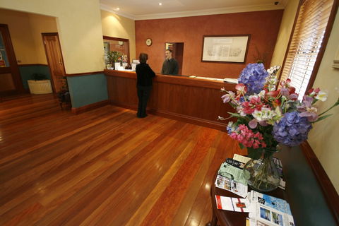 Best Western Plus All Settlers Motor Inn - Accommodation Burleigh 4