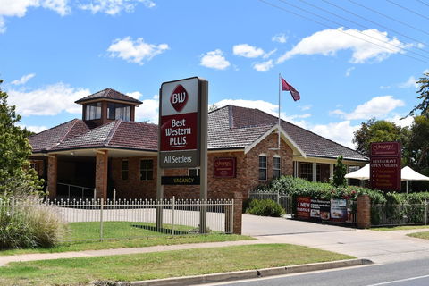 Best Western Plus All Settlers Motor Inn - Accommodation Burleigh 0