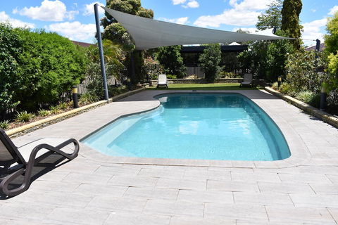 Best Western Plus All Settlers Motor Inn - Accommodation Burleigh 1