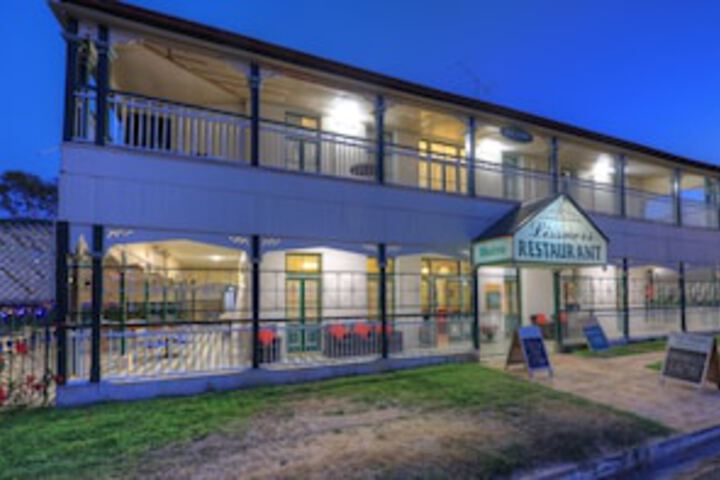 Columbia QLD Accommodation Burleigh