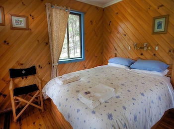 Wisteria Cottage And Cabins - Accommodation Burleigh 6