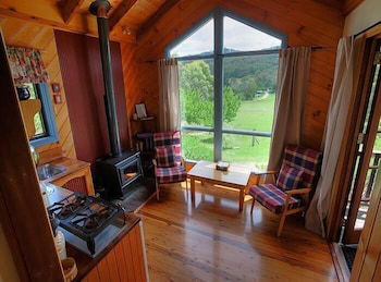 Wisteria Cottage And Cabins - Accommodation Burleigh 4