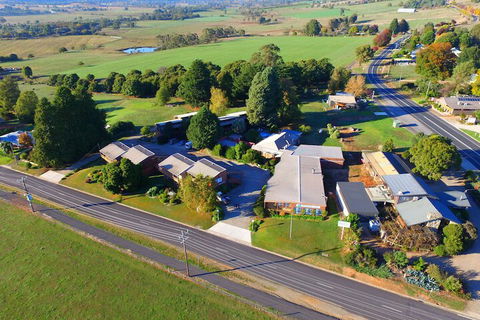 Mountain Creek Motel - Accommodation Burleigh 2