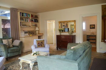 Athelney Cottage - Accommodation Burleigh 4