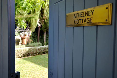 Athelney Cottage - Accommodation Burleigh 5