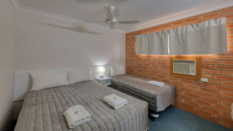 Gunsynd Motor Inn - Accommodation Burleigh 3