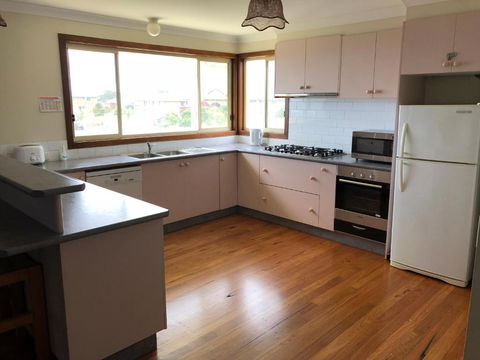 2 Jocelyn Street. Dalmeny - Accommodation Burleigh 4