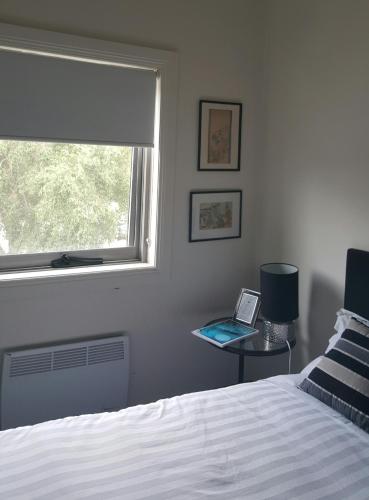 Fish Creek Hotel - Accommodation Burleigh 2
