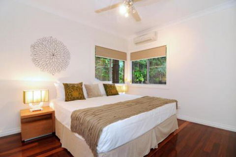Seaview - Accommodation Burleigh 1