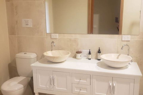 Drom Aluinn B & B - Accommodation Burleigh 7
