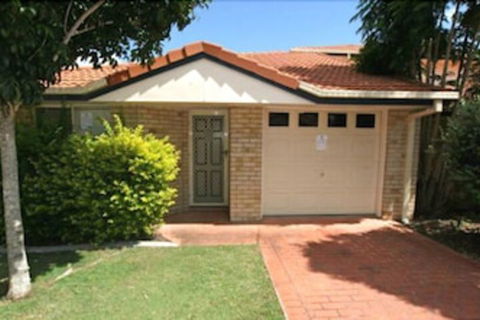 Huntington Villas - Accommodation Burleigh 0