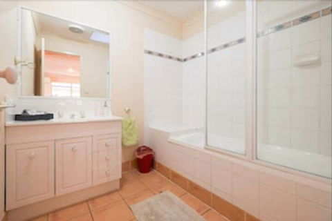 Huntington Villas - Accommodation Burleigh 4