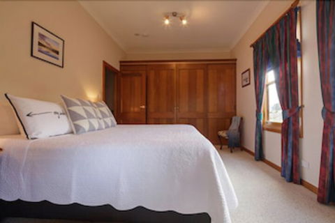 Ambience On Huon B&B - Accommodation Burleigh 7