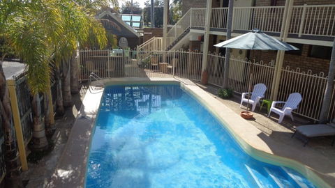 Abel Tasman Waterfront Motel - Accommodation Burleigh 1