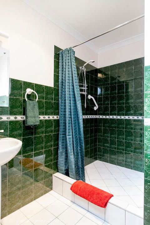 Aarn House B & B Airport Accommodation - Accommodation Burleigh 2