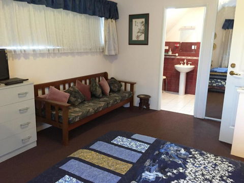 Aarn House B & B Airport Accommodation - Accommodation Burleigh 1