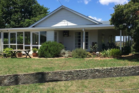 Farm Club Australia - Accommodation Burleigh 3