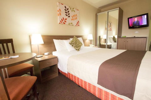 Old Willyama Motor Inn - Accommodation Burleigh 2