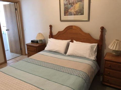 Unit 2 Ballingalla Apartments - Accommodation Burleigh 4