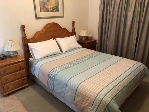 Unit 2 Ballingalla Apartments - Accommodation Burleigh 6