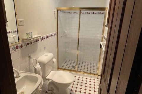 CBC Bed & Breakfast & Cafe - Accommodation Burleigh 5