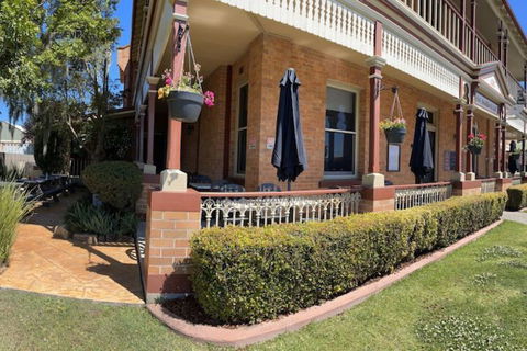 CBC Bed & Breakfast & Cafe - Accommodation Burleigh 2