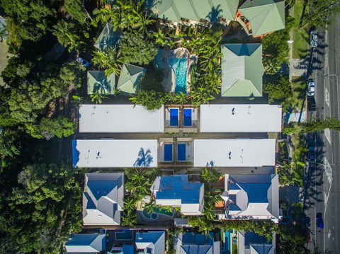 A PERFECT STAY - KoKo's Beach Houses 1 And 2 - Accommodation Burleigh 5